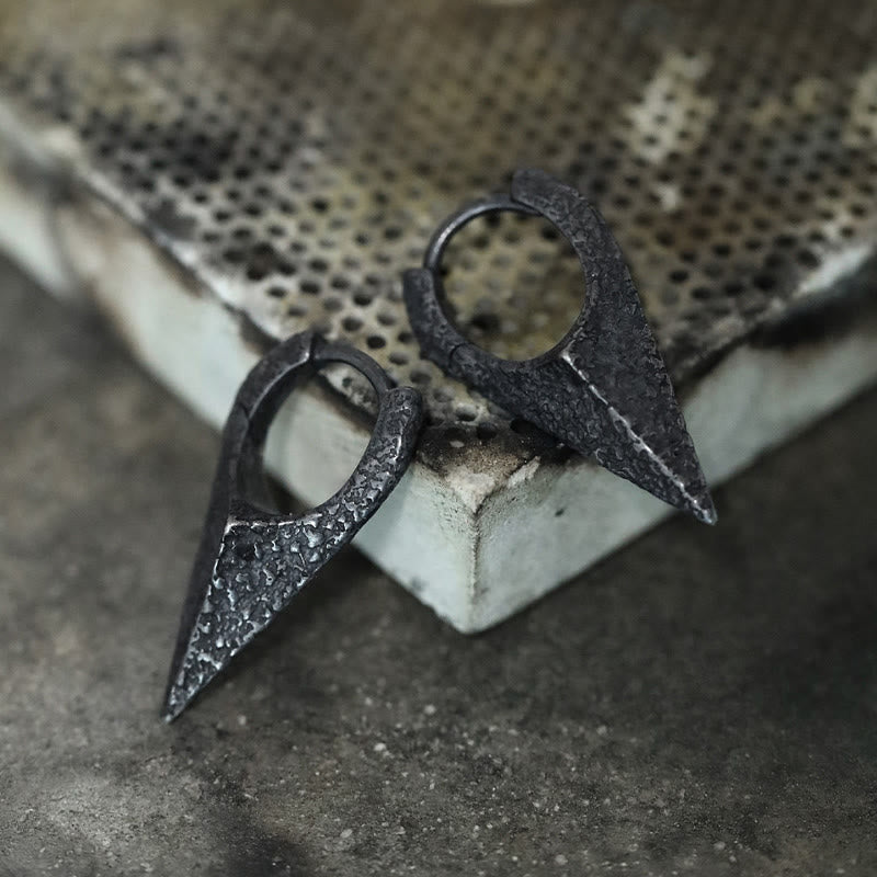 Oorbellen met speerpunt en reliëf – 925 zilver