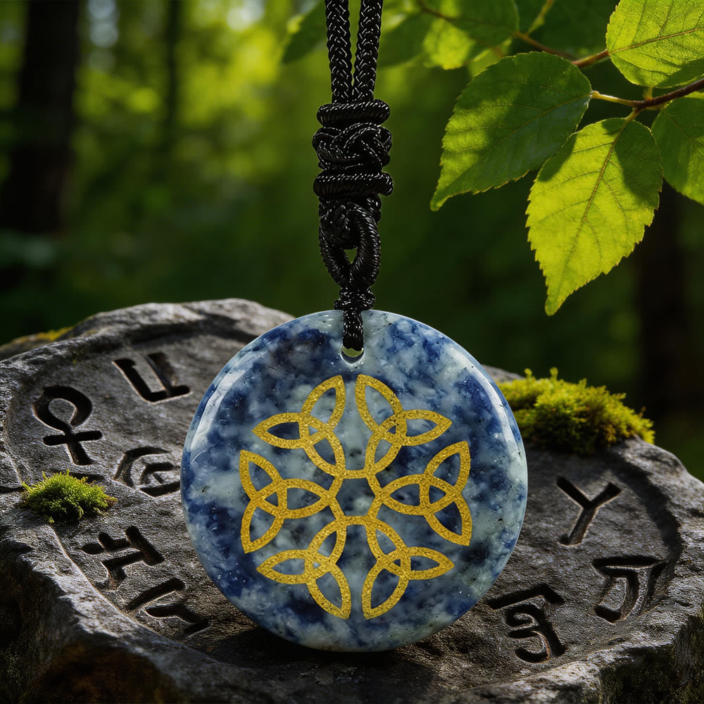 Triquetra Flower Knot Crystal Ketting