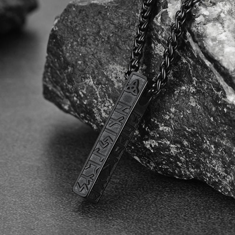 Ketting met runenstaaf – staal of 925 zilver